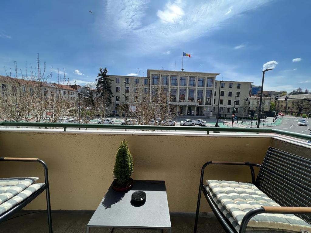 Appartamento Square View Cluj-Napoca Esterno foto